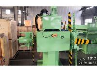 Hydraulic double-sided uncoiler